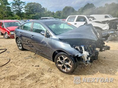 Czwarte zdjęcie samochodu z boku: 2019 KIA FORTE LXS VIN:3KPF24AD9KE123500 - miniatura