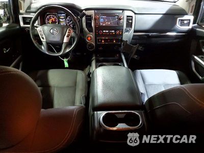 Zdjęcie 8 z 12 samochodu: 2018 NISSAN TITAN XD SV VIN:1N6BA1F47JN517996 - miniatura