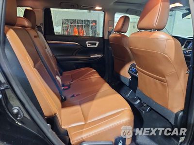 Zdjęcie 11 z 14 samochodu: 2019 TOYOTA HIGHLANDER LIMITED VIN:5TDDZRFH0KS972741 - miniatura