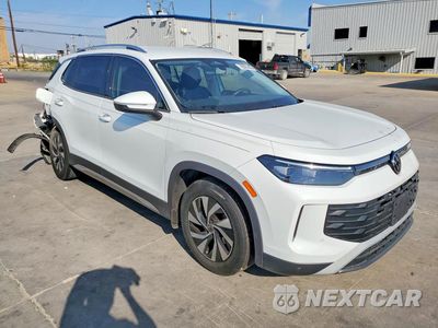 Czwarte zdjęcie samochodu z boku: 2025 VOLKSWAGEN TIGUAN S VIN:3VVCR7RM8SM062541 - miniatura
