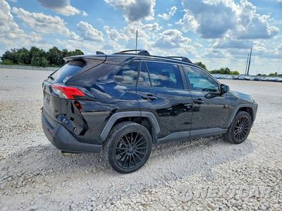 Trzecie zdjęcie samochodu z tyłu: 2019 TOYOTA RAV4 LE VIN:JTMH1RFV2KD025758 - miniatura
