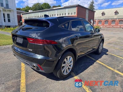 Czwarte zdjęcie samochodu z boku: 2019 JAGUAR E-PACE S VIN:SADFJ2FX8K1Z34156 - miniatura