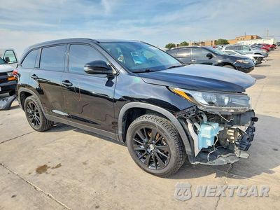 Czwarte zdjęcie samochodu z boku: 2019 TOYOTA HIGHLANDER SE VIN:5TDKZRFH5KS325274 - miniatura