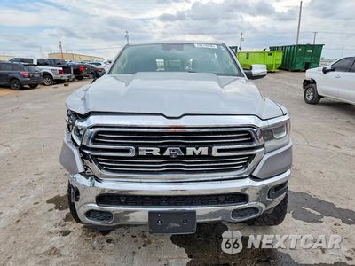 Piąte zdjęcie samochodu w środku: 2019 RAM 1500 LARAMIE VIN:1C6SRFJT4KN904795 - miniatura