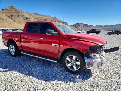 Czwarte zdjęcie samochodu z boku: 2017 RAM 1500 SLT VIN:3C6RR6LT9HG777037 - miniatura