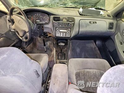 Zdjęcie 8 z 12 samochodu: 2000 HONDA ACCORD EX VIN:1HGCG5659YA087297 - miniatura