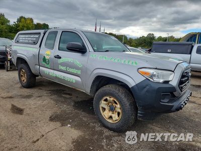 Czwarte zdjęcie samochodu z boku: 2017 TOYOTA TACOMA SR VIN:5TFSX5EN8HX052985 - miniatura