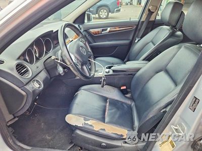 Zdjęcie 7 z 12 samochodu: 2012 MERCEDES-BENZ C 300 4MATIC VIN:WDDGF8BBXCR198716 - miniatura