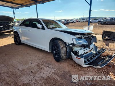 Czwarte zdjęcie samochodu z boku: 2019 CHRYSLER 300 S VIN:2C3CCABG0KH516365 - miniatura