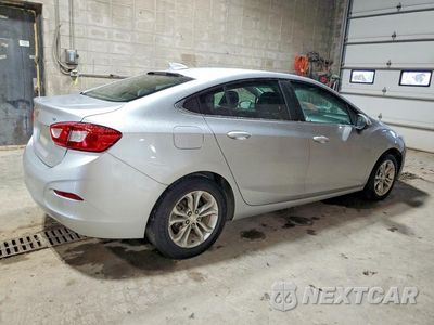 Trzecie zdjęcie samochodu z tyłu: 2019 CHEVROLET CRUZE LT VIN:1G1BE5SM2K7116309 - miniatura