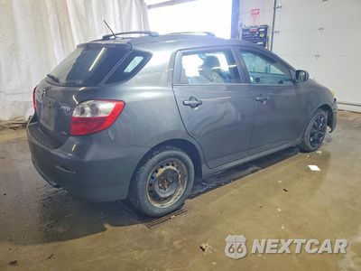 Trzecie zdjęcie samochodu z tyłu: 2009 TOYOTA COROLLA MATRIX S VIN:2T1LE40E99C007856 - miniatura