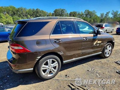 Trzecie zdjęcie samochodu z tyłu: 2013 MERCEDES-BENZ ML 350 4MATIC VIN:4JGDA5HBXDA228200 - miniatura