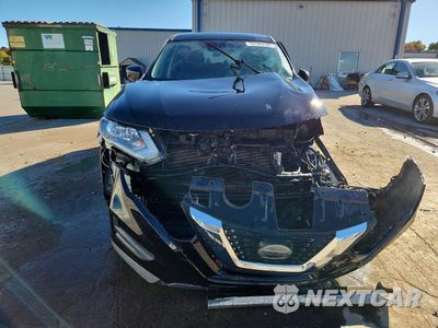 Piąte zdjęcie samochodu w środku: 2019 NISSAN ROGUE S VIN:5N1AT2MT8KC812879 - miniatura