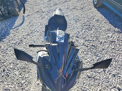 Piąte zdjęcie samochodu w środku: 2025 KAWASAKI EX500 A VIN:ML5EXGJ14SDA54167 - miniatura