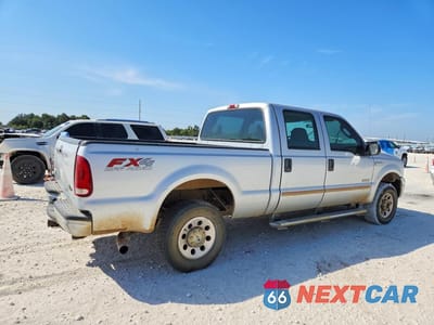 Trzecie zdjęcie samochodu z tyłu: 2005 FORD F250 SUPER DUTY VIN:1FTSW21P35EA64008 - miniatura