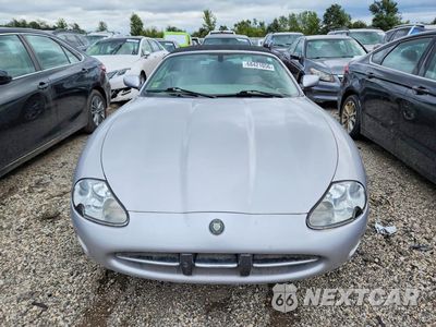 Piąte zdjęcie samochodu w środku: 2001 JAGUAR XK8 VIN:SAJDA42C61NA20162 - miniatura