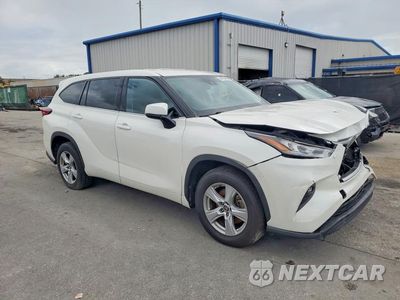 Czwarte zdjęcie samochodu z boku: 2020 TOYOTA HIGHLANDER LE VIN:5TDZZRAH6LS513163 - miniatura