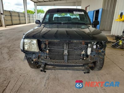 Piąte zdjęcie samochodu w środku: 1998 TOYOTA TACOMA BASE VIN:4TAVL52N4WZ054646 - miniatura