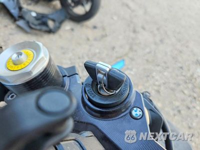 Zdjęcie 8 z 9 samochodu: 2022 BMW M 1000 RR VIN:WB10E7306N6F92238 - miniatura