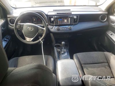Zdjęcie 8 z 12 samochodu: 2018 TOYOTA RAV4 XLE VIN:JTMWFREV6JD115715 - miniatura