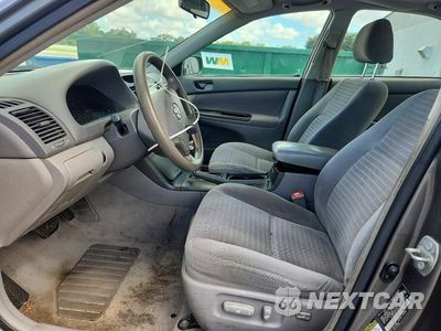 Zdjęcie 7 z 13 samochodu: 2005 TOYOTA CAMRY LE VIN:4T1BE32K75U502235 - miniatura