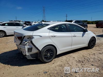 Trzecie zdjęcie samochodu z tyłu: 2016 HYUNDAI ELANTRA VALUE EDITION VIN:5NPDH4AE9GH747055 - miniatura