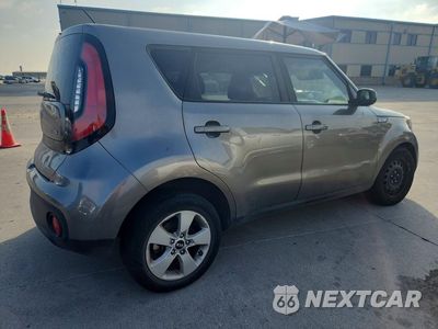 Trzecie zdjęcie samochodu z tyłu: 2018 KIA SOUL BASE VIN:KNDJN2A21J7598352 - miniatura