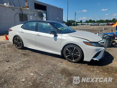 Czwarte zdjęcie samochodu z boku: 2019 TOYOTA CAMRY XSE VIN:4T1B61HK0KU293070 - miniatura