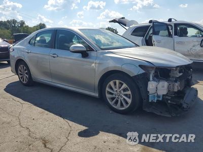 Czwarte zdjęcie samochodu z boku: 2022 TOYOTA CAMRY LE VIN:4T1C11AK6NU015890 - miniatura
