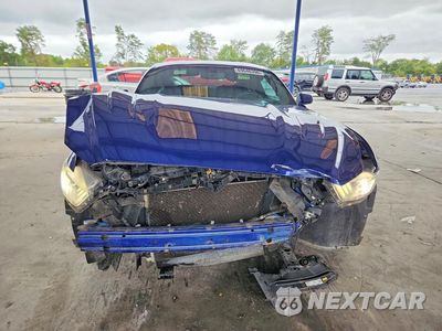 Piąte zdjęcie samochodu w środku: 2016 FORD MUSTANG VIN:1FA6P8AM4G5321094 - miniatura