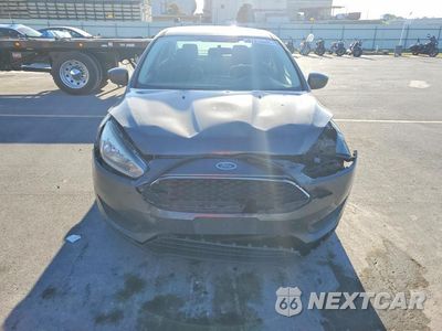 Piąte zdjęcie samochodu w środku: 2018 FORD FOCUS SE VIN:1FADP3F25JL328849 - miniatura