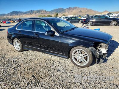 Czwarte zdjęcie samochodu z boku: 2012 MERCEDES-BENZ C 300 4MATIC VIN:WDDGF8BB9CR191448 - miniatura