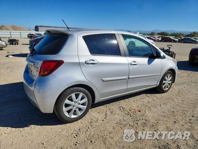Trzecie zdjęcie samochodu z tyłu: 2015 TOYOTA YARIS 5-DOOR LE VIN:VNKKTUD35FA022730 - miniatura