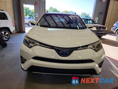 Piąte zdjęcie samochodu w środku: 2018 TOYOTA RAV4 HYBRID XLE VIN:JTMRJREV2JD157505 - miniatura