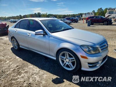 Czwarte zdjęcie samochodu z boku: 2013 MERCEDES-BENZ C 250 VIN:WDDGF4HB4DR266249 - miniatura