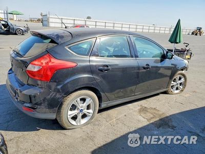 Trzecie zdjęcie samochodu z tyłu: 2014 FORD FOCUS SE VIN:1FADP3K29EL334150 - miniatura
