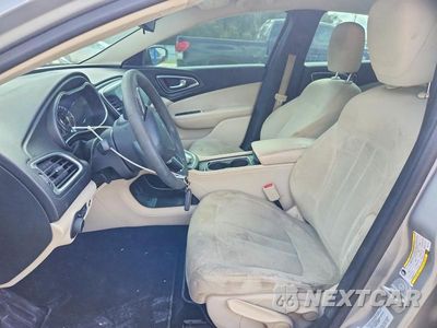 Zdjęcie 7 z 12 samochodu: 2016 CHRYSLER 200 LIMITED VIN:1C3CCCAB5GN117421 - miniatura