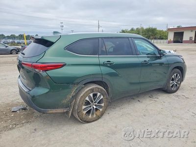 Trzecie zdjęcie samochodu z tyłu: 2023 TOYOTA HIGHLANDER XLE VIN:5TDKDRBH5PS500750 - miniatura