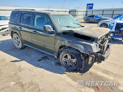 Czwarte zdjęcie samochodu z boku: 2008 JEEP PATRIOT SPORT VIN:1J8FT28W48D732411 - miniatura