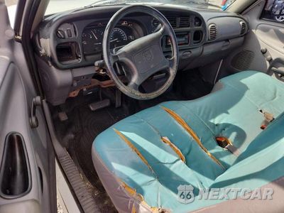 Zdjęcie 8 z 12 samochodu: 1999 DODGE RAM 1500 VIN:1B7HC16XXXS244905 - miniatura