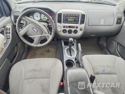 Zdjęcie 8 z 13 samochodu: 2005 FORD ESCAPE XLT VIN:1FMCU93175KC20768 - miniatura