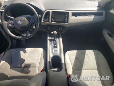 Zdjęcie 8 z 12 samochodu: 2019 HONDA HR-V LX VIN:3CZRU5H35KM702090 - miniatura