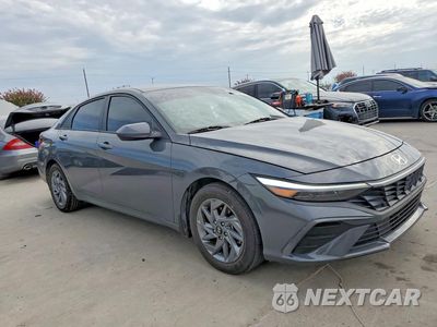 Czwarte zdjęcie samochodu z boku: 2024 HYUNDAI ELANTRA SEL VIN:KMHLM4DG5RU848912 - miniatura