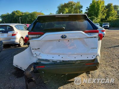 Zdjęcie 6 z 13 samochodu: 2021 TOYOTA RAV4 XLE VIN:JTMRWRFV1MD128050 - miniatura