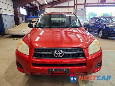 Piąte zdjęcie samochodu w środku: 2010 TOYOTA RAV4 BASE VIN:JTMBF4DV6AD037598 - miniatura