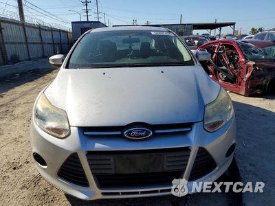 Piąte zdjęcie samochodu w środku: 2014 FORD FOCUS SE VIN:1FADP3F29EL144309 - miniatura