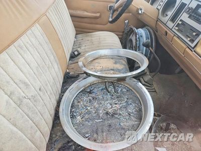 Zdjęcie 10 z 12 samochodu: 1984 FORD RANGER VIN:1FTCR11A3EUD69810 - miniatura