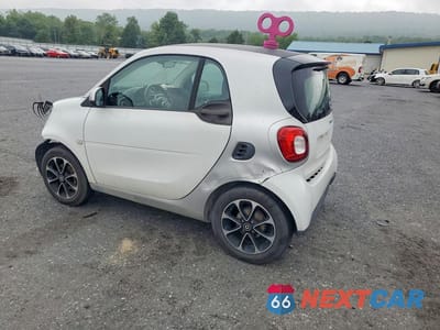 Drugie zdjęcie samochodu z przodu: 2016 SMART FORTWO VIN:WMEFJ5DA8GK051558 - miniatura