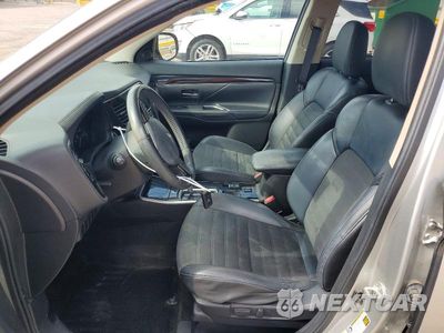 Zdjęcie 7 z 13 samochodu: 2019 MITSUBISHI OUTLANDER SE VIN:JA4AD3A3XKZ042476 - miniatura