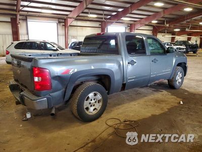 Trzecie zdjęcie samochodu z tyłu: 2011 CHEVROLET SILVERADO K1500 LT VIN:3GCPKSE3XBG102976 - miniatura